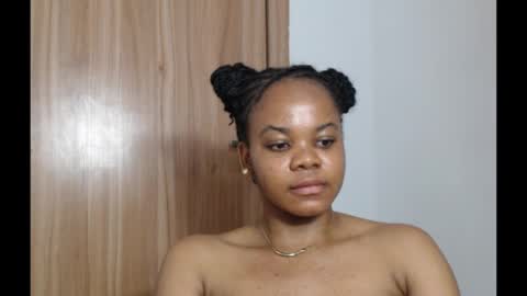 Snapshot of snowdrop5 chatting on January 27, 2:42 am snowdrop5 online show from January 27, 2:42 am