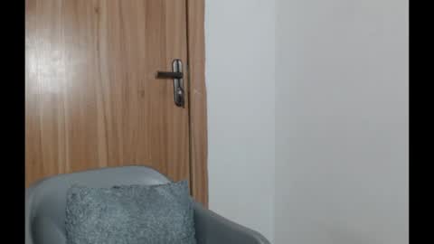 Snapshot of snowdrop5 chatting on January 29, 1:27 am snowdrop5 online show from January 29, 1:27 am