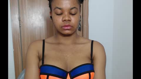 Snapshot of snowdrop5 chatting on January 31, 1:43 am snowdrop5 online show from January 31, 1:43 am