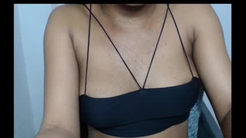 Snapshot of snowdrop5 chatting on February 5, 10:33 pm snowdrop5 online show from February 5, 10:33 pm