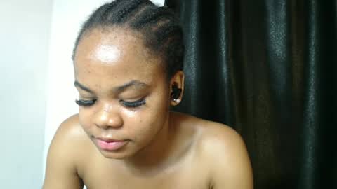 Snapshot of snowdrop5 chatting on March 3, 4:36 am snowdrop5 online show from March 3, 4:36 am