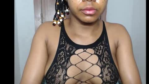 Snapshot of snowdrop5 chatting on October 3, 11:13 pm snowdrop5 online show from October 3, 11:13 pm