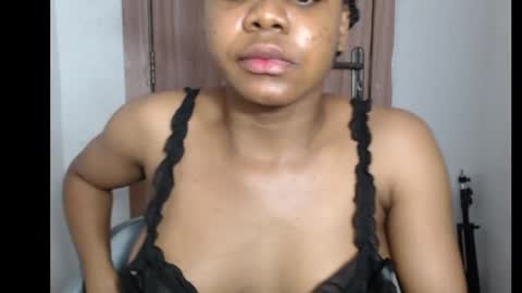 Snapshot of snowdrop5 chatting on October 26, 7:53 pm snowdrop5 online show from October 26, 7:53 pm