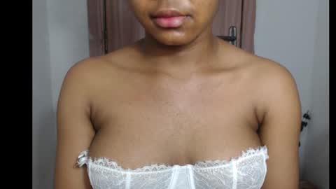 Snapshot of snowdrop5 chatting on November 4, 9:03 pm snowdrop5 online show from November 4, 9:03 pm