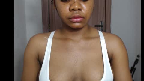 Snapshot of snowdrop5 chatting on November 7, 8:42 pm snowdrop5 online show from November 7, 8:42 pm