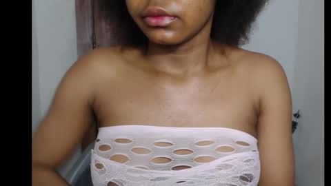 Snapshot of snowdrop5 chatting on November 15, 8:16 pm snowdrop5 online show from November 15, 8:16 pm