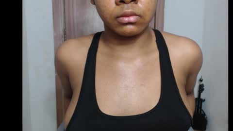 Snapshot of snowdrop5 chatting on December 3, 9:13 pm snowdrop5 online show from December 3, 9:13 pm