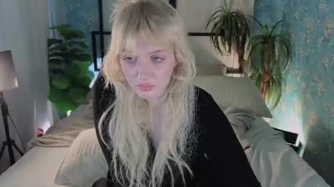 Ellie online show from June 13, 5:38 am