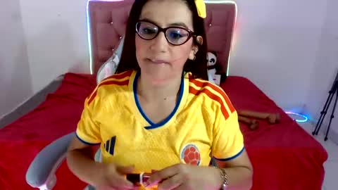 Snapshot of snowhot_69 chatting on July 7, 9:13 am snowhot_69 online show from July 7, 9:13 am