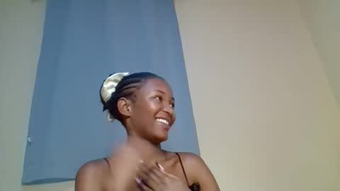 Snapshot of snowie_eyes chatting on November 21, 1:10 pm Snowie eyes online show from November 21, 1:10 pm