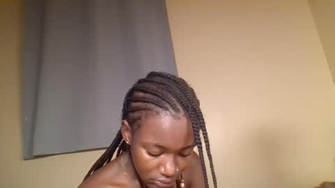 Snapshot of snowie_eyes chatting on December 13, 10:15 pm Snowie eyes online show from December 13, 10:15 pm