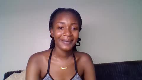 Snapshot of snowie_eyes chatting on March 27, 3:12 pm Snowie eyes online show from March 27, 3:12 pm