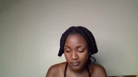 Snapshot of snowie_eyes chatting on April 4, 12:09 am Snowie eyes online show from April 4, 12:09 am