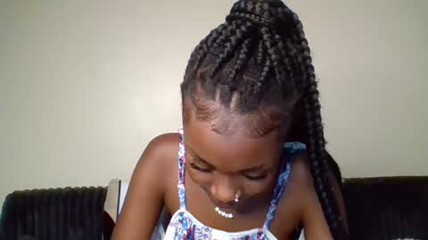 Snapshot of snowie_eyes chatting on April 7, 3:45 pm Snowie eyes online show from April 7, 3:45 pm