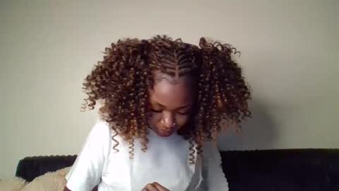 Snapshot of snowie_eyes chatting on June 5, 4:02 pm Snowie eyes online show from June 5, 4:02 pm