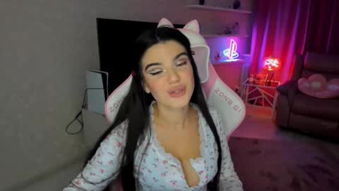 snowingwinter online show from October 9, 7:34 pm