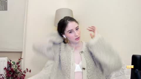 Snapshot of snowww_white chatting on December 28, 6:28 am Ann online show from December 28, 6:28 am