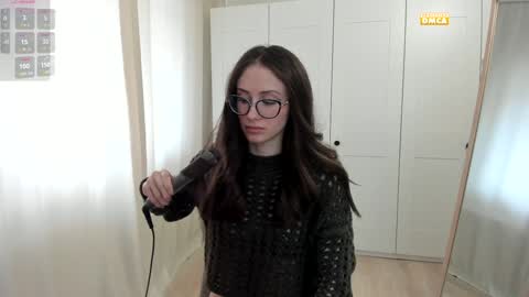 Snapshot of snowww_white chatting on September 30, 7:46 am Ann online show from September 30, 7:46 am