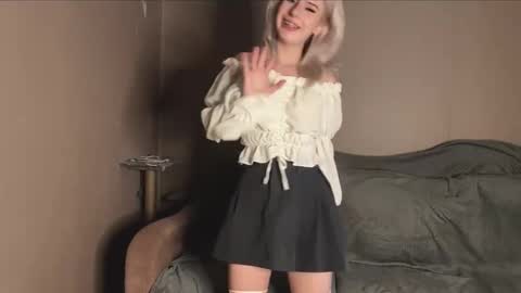 Snapshot of snowy_alice chatting on October 10, 12:48 pm snowy_alice online show from October 10, 12:48 pm