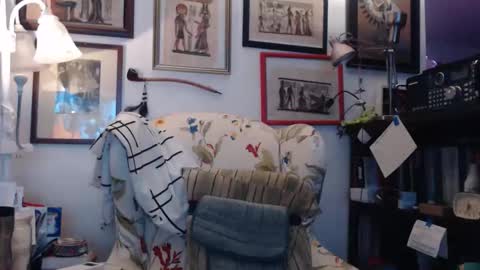 ImYourBitch online show from October 25, 6:32 am