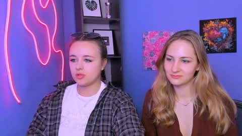 Snapshot of so_hot_rosalie chatting on April 2, 11:41 am so_hot_rosalie online show from April 2, 11:41 am