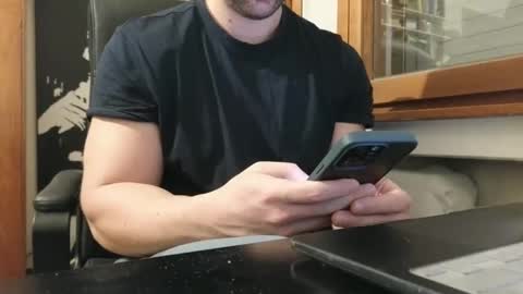 Snapshot of so_thick chatting on January 8, 7:03 pm luca -   online show from January 8, 7:03 pm