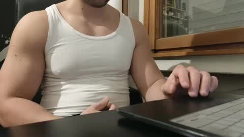 Snapshot of so_thick chatting on January 14, 4:18 pm luca -   online show from January 14, 4:18 pm