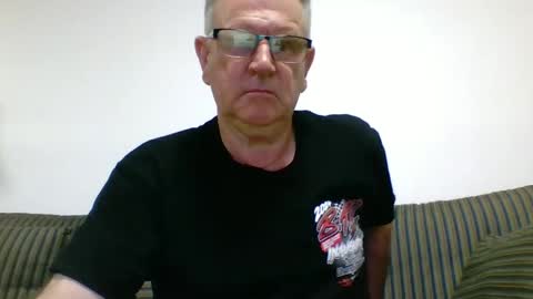 Snapshot of sofar06 chatting on December 7, 12:13 pm sofar06 online show from December 7, 12:13 pm