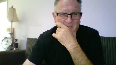 Snapshot of sofar06 chatting on January 4, 5:27 am sofar06 online show from January 4, 5:27 am