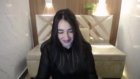 soffi_betacur_b online show from October 12, 12:48 pm