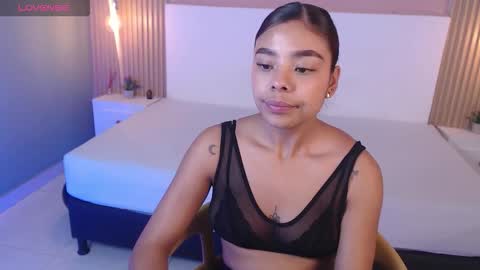 Snapshot of soffiadams2 chatting on November 23, 11:54 am soffiadams2 online show from November 23, 11:54 am
