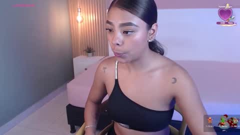 Snapshot of soffiadams2 chatting on November 25, 11:43 am soffiadams2 online show from November 25, 11:43 am