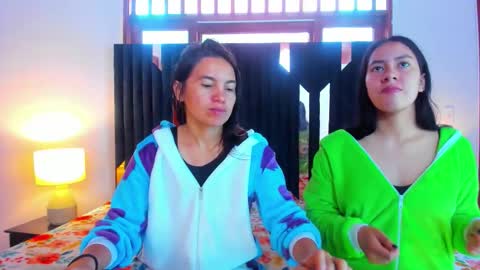 Snapshot of soffy_and_mia chatting on October 18, 12:50 pm soffy and mia online show from October 18, 12:50 pm