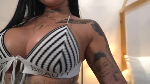 Snapshot of sofhia_cruz chatting on May 14, 8:59 pm sofhia cruz online show from May 14, 8:59 pm
