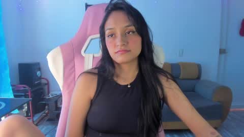 sofia online show from April 6, 8:10 pm