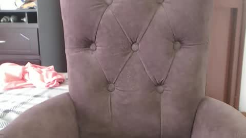 Sofa Castellanos online show from May 14, 4:14 pm