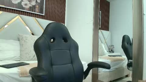 sofi_bigtits online show from November 28, 11:46 am