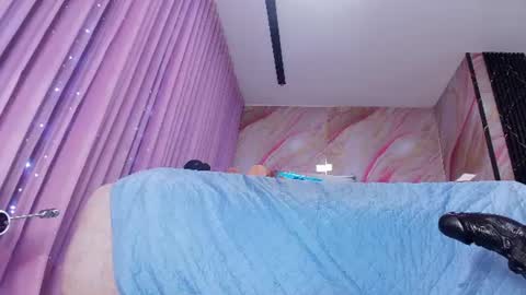 Snapshot of sofi_decker chatting on June 23, 3:04 am Sofia online show from June 23, 3:04 am