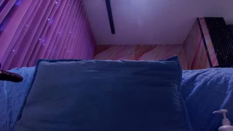 Snapshot of sofi_decker chatting on July 18, 3:00 am Sofia online show from July 18, 3:00 am
