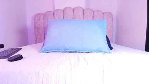 Snapshot of sofi_decker chatting on July 25, 3:15 am Sofia online show from July 25, 3:15 am