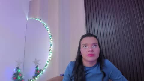 Snapshot of sofi_lassa_ chatting on December 2, 2:34 pm SOFIA online show from December 2, 2:34 pm