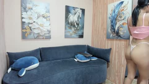 sofi_posada online show from November 29, 1:47 pm