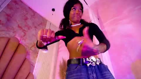 Snapshot of sofi_thomas_ chatting on July 28, 6:20 pm Sofia online show from July 28, 6:20 pm