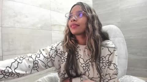 Snapshot of sofia86379 chatting on March 11, 4:10 am sofia86379 online show from March 11, 4:10 am