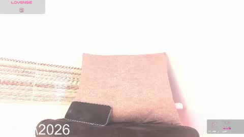 Snapshot of sofia_burbano chatting on July 14, 4:17 am Sofia Burbano online show from July 14, 4:17 am