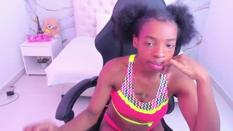 sofia_echeverri online show from May 22, 11:49 am
