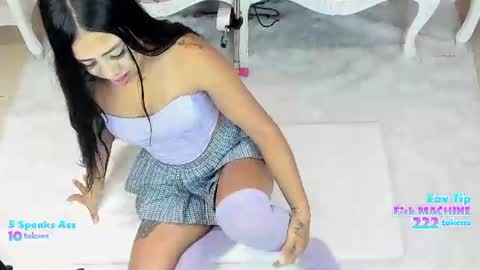 Snapshot of sofia_fantasyy chatting on June 17, 12:07 pm Sofia fantasyy Online 0700 to 1400 gmt-5 online show from June 17, 12:07 pm