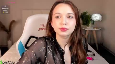 Snapshot of sofia_gaze chatting on June 21, 2:36 am Sofia Gaze online show from June 21, 2:36 am