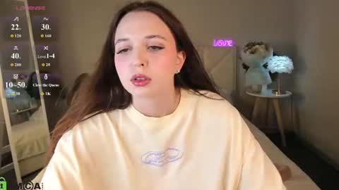 Snapshot of sofia_gaze chatting on August 8, 2:36 am Sofia Gaze online show from August 8, 2:36 am