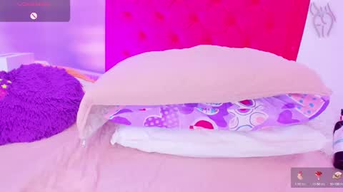 Snapshot of sofia_girl_ chatting on December 15, 11:12 am SOFIA online show from December 15, 11:12 am